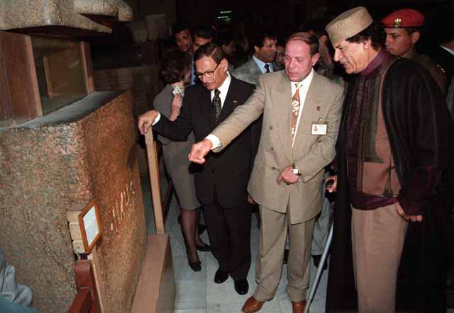 Muammar Gaddafi at the Egyptian Museum, Cairo. March 1999. Ph. Norbert Schiller