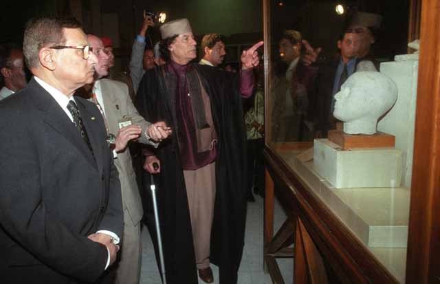 Muammar Gaddafi at the Egyptian Museum, Cairo. March 1999. Ph. Norbert Schiller