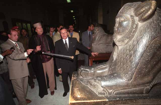 Muammar Gaddafi at the Egyptian Museum, Cairo. March 1999. Ph. Norbert Schiller