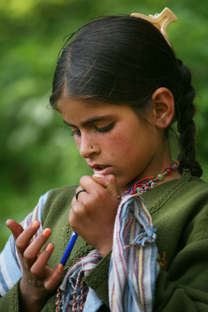 Bambina gipsy nei pressi di Sonamarg, Kashmir. Ph. Angelo Redaelli