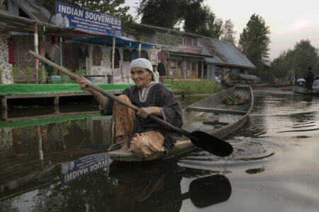 Lago Dal, Srinagar, Kashmir. Ph. Angelo Redaelli