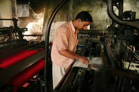 Fabbrica di pashmina nei pressi di Srinagar, Kashmir. Ph. Angelo Redaelli