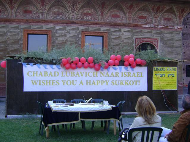 Le sukkah per festeggiare Sukkot. Una capanna a Milano